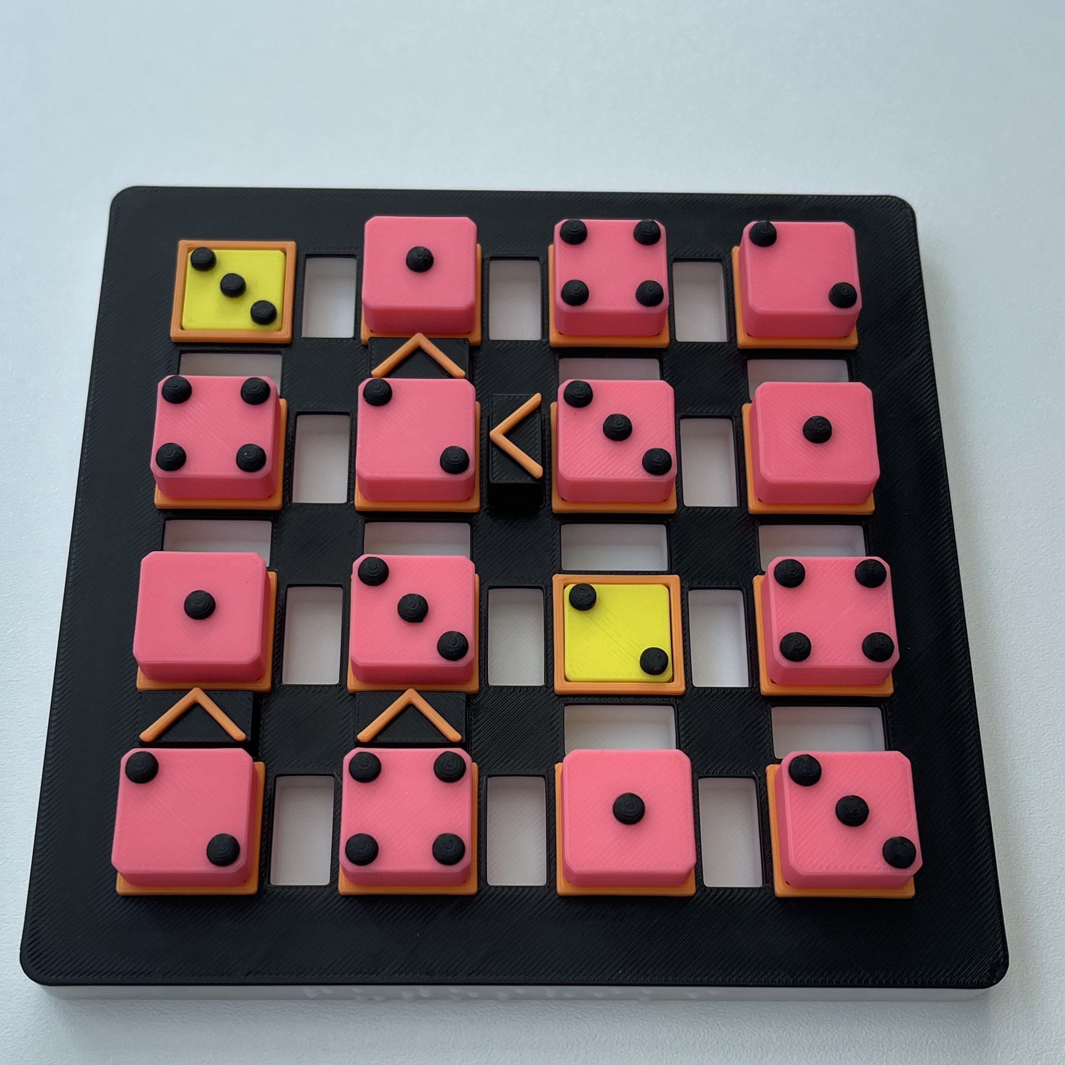 gelöstes Futoshiki 4 Rätsel